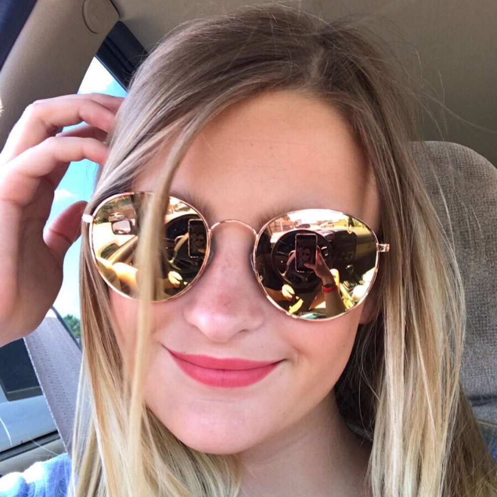 Meet your Posher, Gabby